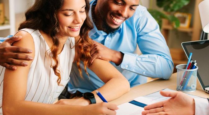 couple choosing a hard money lender